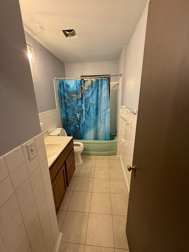 Building Photo - SECTION 8 AND EDEN ACCEPTED!! Newly Renovated 3 Br Home!!