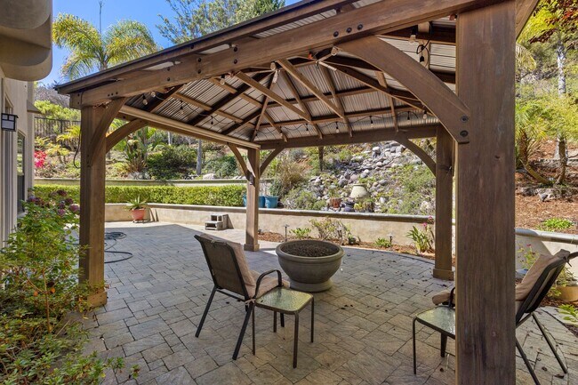 Building Photo - Elegant 5-Bedroom Carmel Valley Home with ...