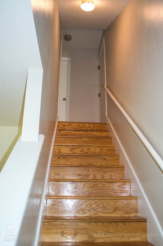 Building Photo - Beautiful Large home off of Mahan