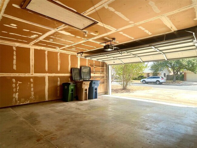 Building Photo - 11600 Fast Horse Dr