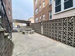 Building Photo - 128 Salem St