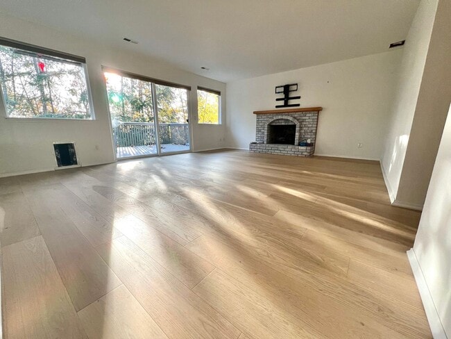 Building Photo - 20915 NE 17th St