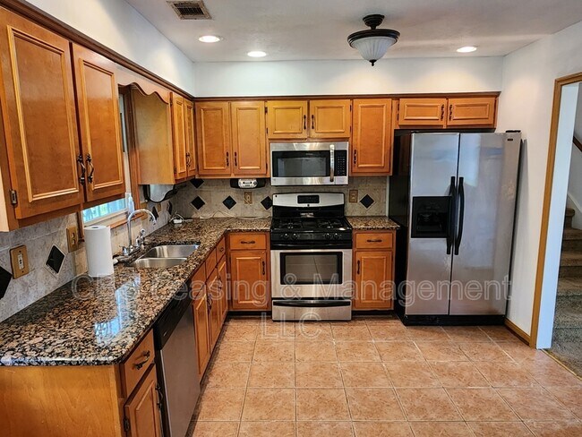 Building Photo - 3200 Archer Way