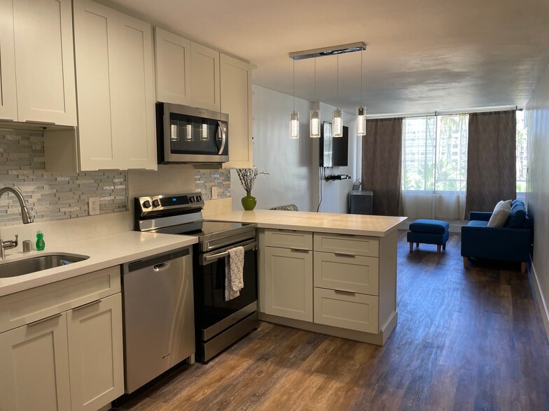 Building Photo - 435 Seaside Ave