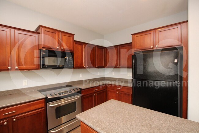 Primary Photo - 359 E Brook St