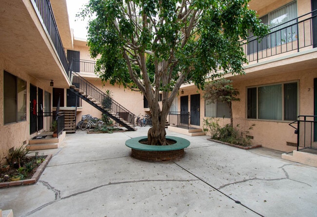 Building Photo - 12706 Venice Blvd