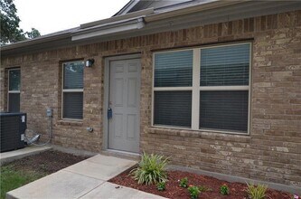 Building Photo - 2304 S Lakeline Blvd