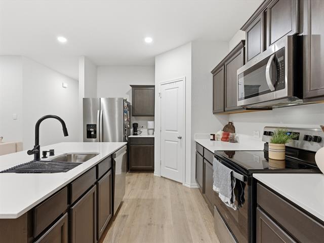 Building Photo - 11120 E Chase Ln