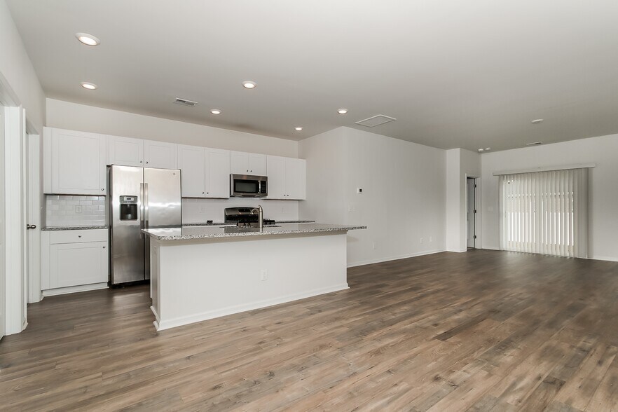 Building Photo - 360 Hidden Cove Dr