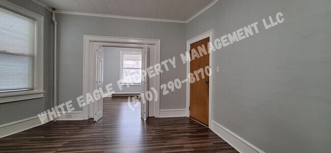 Building Photo - 836 N Main Ave