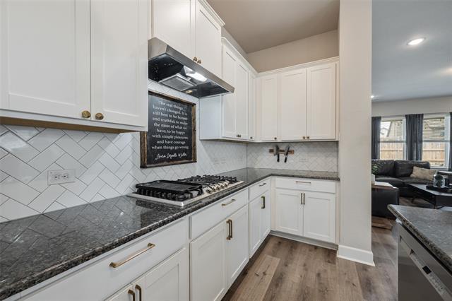 Building Photo - 1656 Deerpath Dr