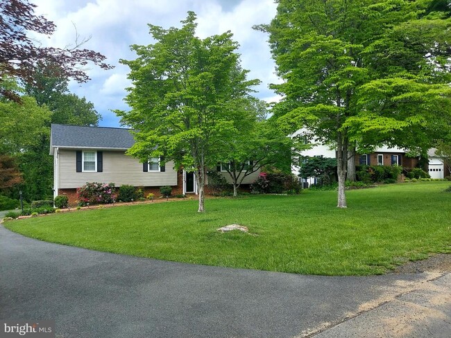 Primary Photo - 7034 Stafford St