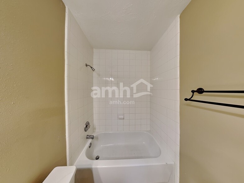 Building Photo - 409 Crimson Coast Dr