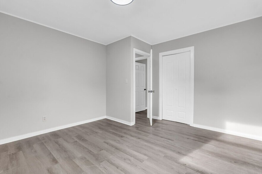 Building Photo - 131 Poplar St