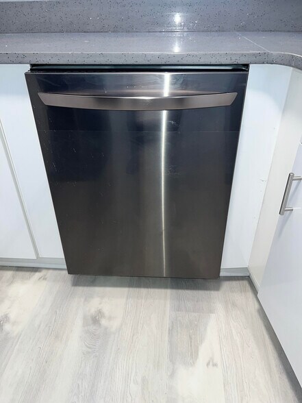 LG Stainless steel dishwasher - 95 Timothy Cir
