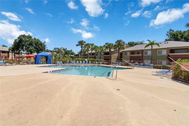 Building Photo - 662 Kenwick Cir