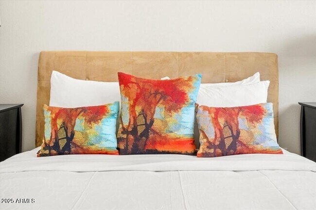 Building Photo - 6547 E Voltaire Ave