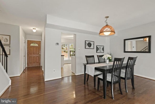 Building Photo - 5823 Berkshire Ct