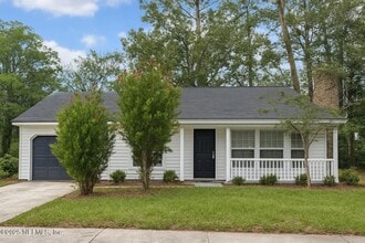 Building Photo - 11220 Thoreau Way E