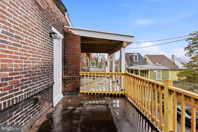 Building Photo - 111 Hanover Dr