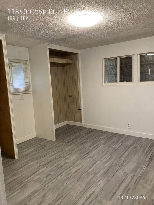 Building Photo - 11840 Cove Pl