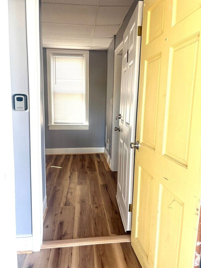 Building Photo - 1 bed 1 bath