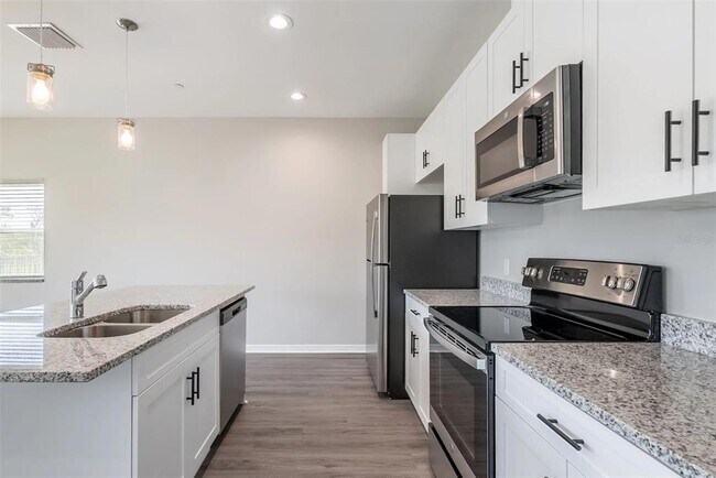 Building Photo - 2058 Silverstone Cir