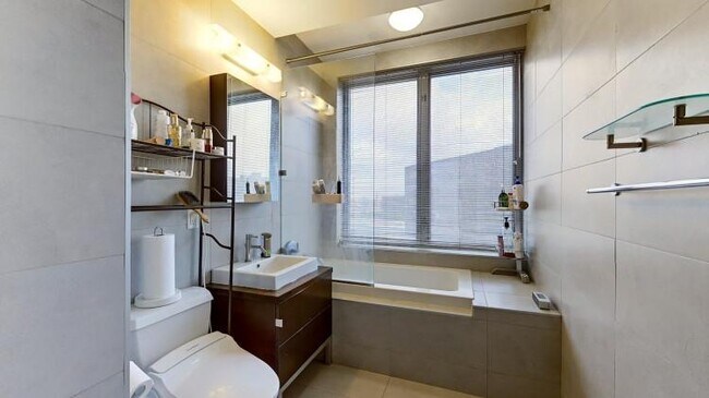 Building Photo - 1 bedroom in Long Island City NY 11101
