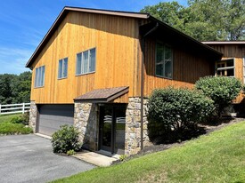 Building Photo - 4600 Irish Creek Rd