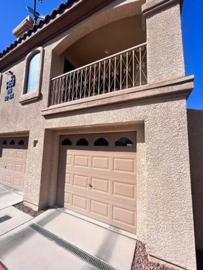 Building Photo - 2 bed / 2 bath Condo in Painted Desert Guard Gated Community