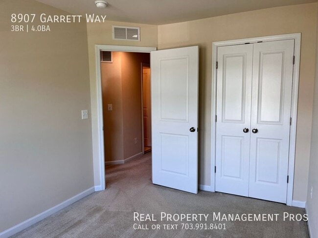 Building Photo - 8907 Garrett Way