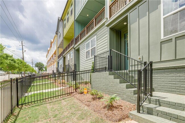 Building Photo - 1390 Cozy Cir SE