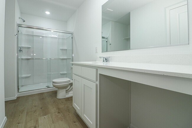 Building Photo - 3122 S 15th Pl