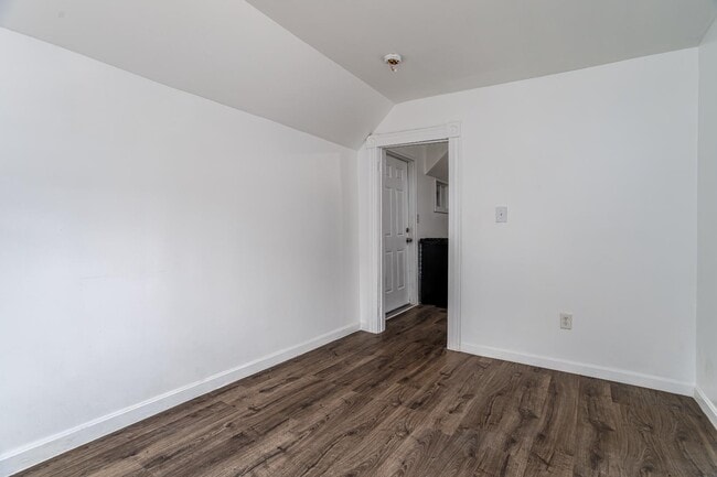 Building Photo - 47 Hartford St