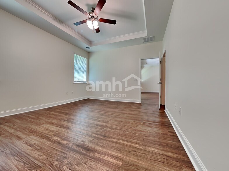 Building Photo - 513 West St