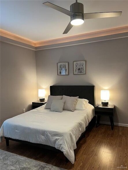 Building Photo - 1320 E Camellia Ave