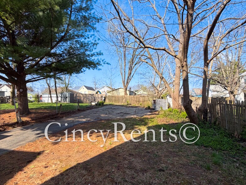 Building Photo - 4231 Bell St