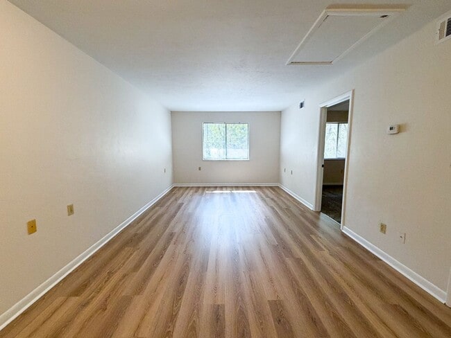 Building Photo - 2/2 Condo in Treehouse Village - Available...