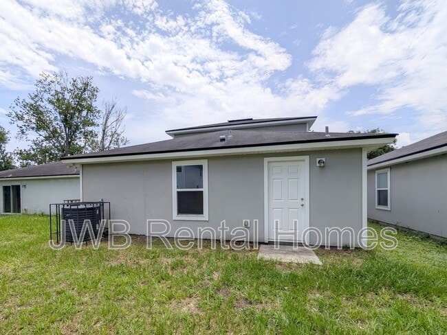 Building Photo - 9021 Dandy Ave