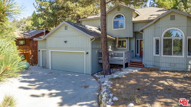 Building Photo - 1712 Woodland Dr