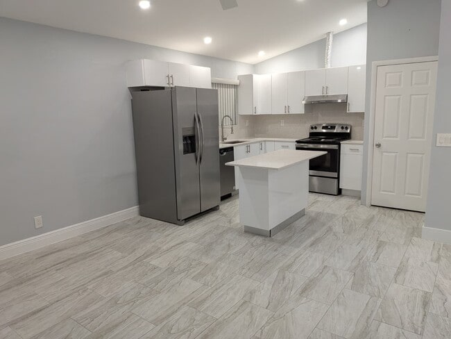 Building Photo - 2239 Polk St