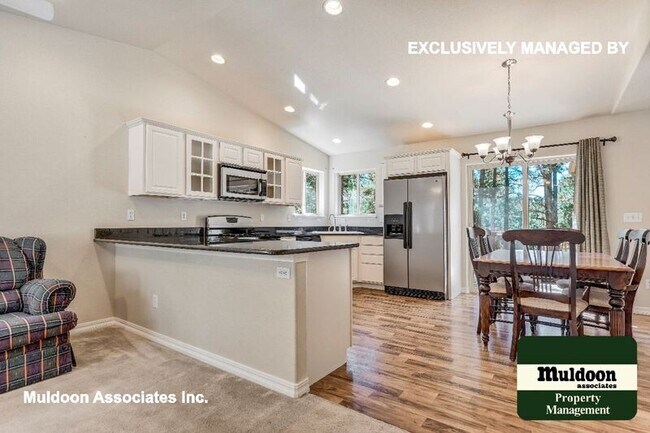 Building Photo - 8385 Woodcrest Dr