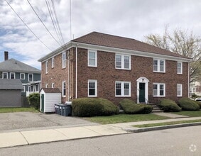 Building Photo - Good credit and solid income required!
