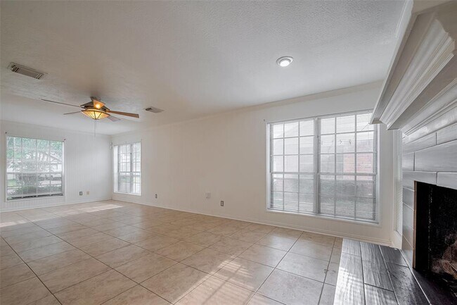 Building Photo - 11926 Osage Park Dr