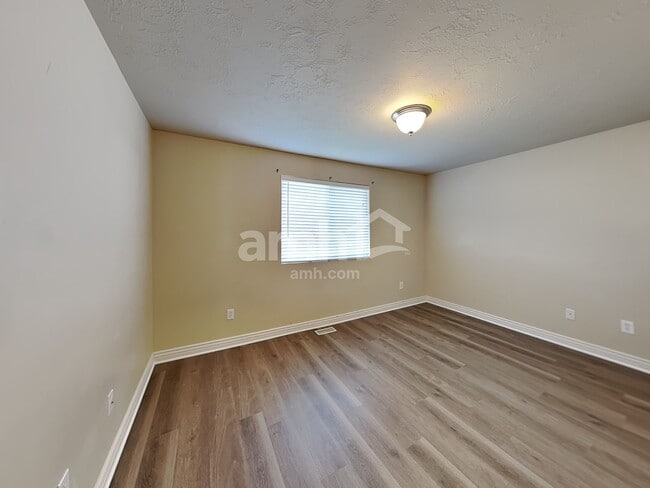 Building Photo - 96 N 1660 W