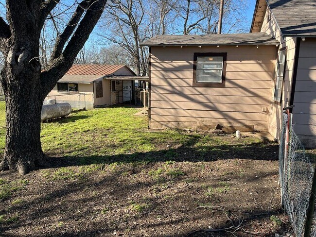 Building Photo - 3709 TX-91
