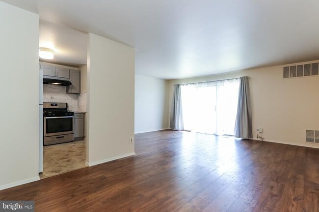 Building Photo - 1107 Woodhollow Dr