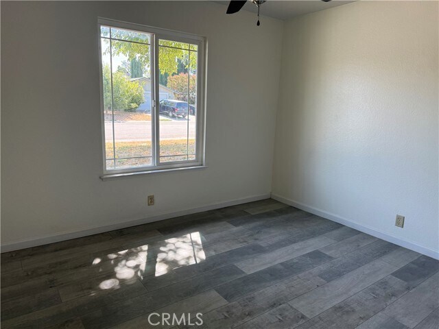 Building Photo - 879 Baywood Way