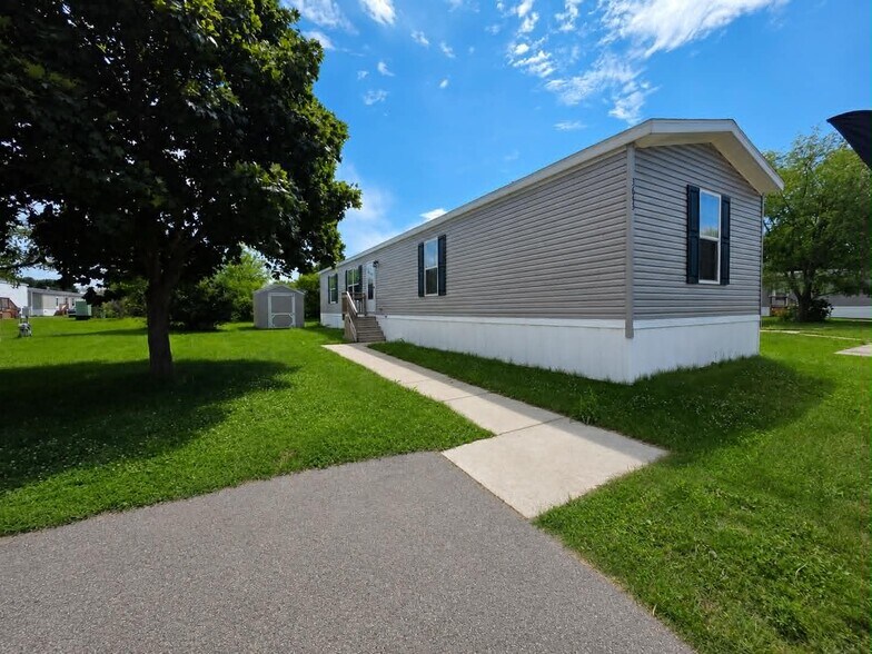 Building Photo - 3643 Pinoak St