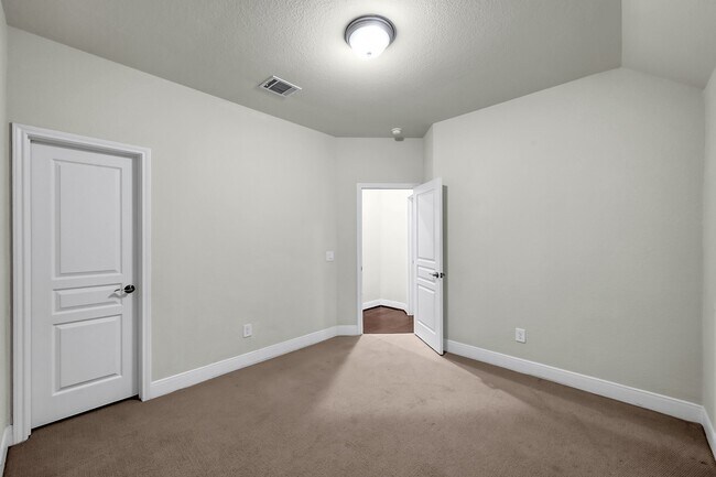 Building Photo - 126 Pioneer Canyon Pl